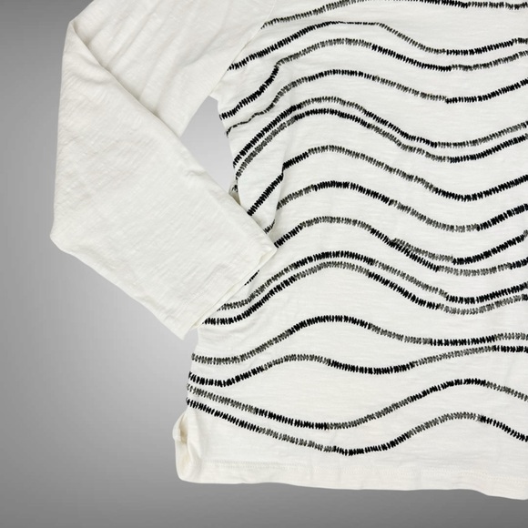 Weekends By Chico's 3 Women's XL Embroidered Tee Off-White Cotton‎ Shirt V-Neck - Picture 4 of 15